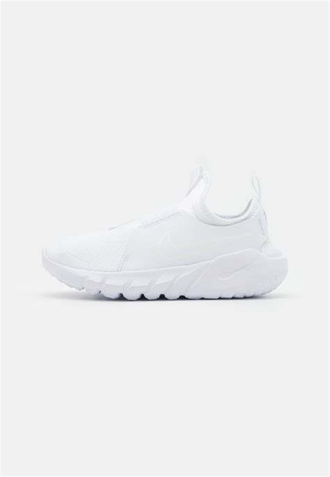 nike flex runner white.